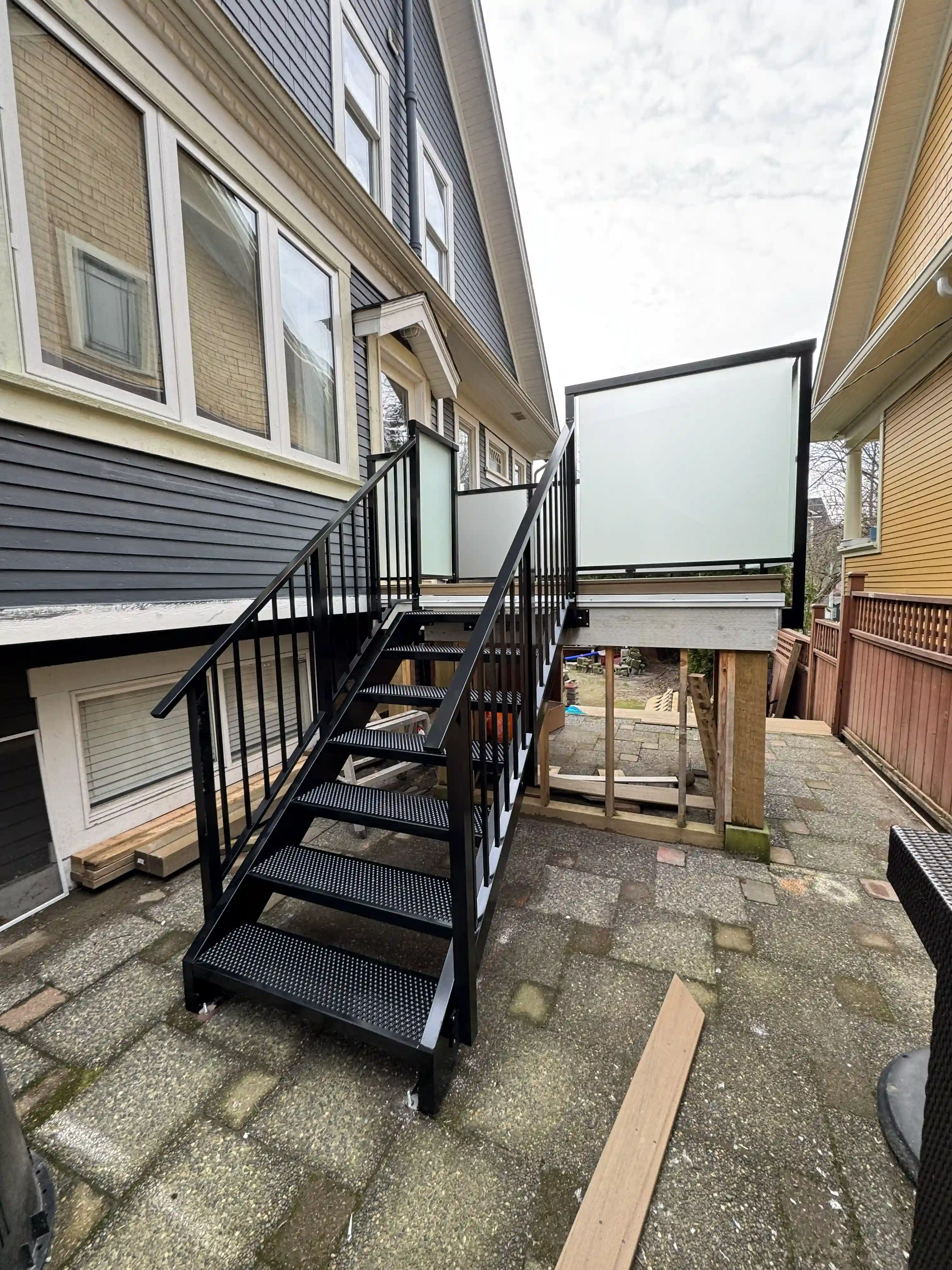 Exterior Staircase ES-04